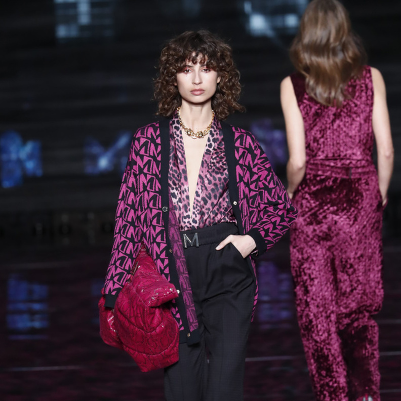 كارديغان لافت ومميّز باللّون البنفسجي من Casademunt