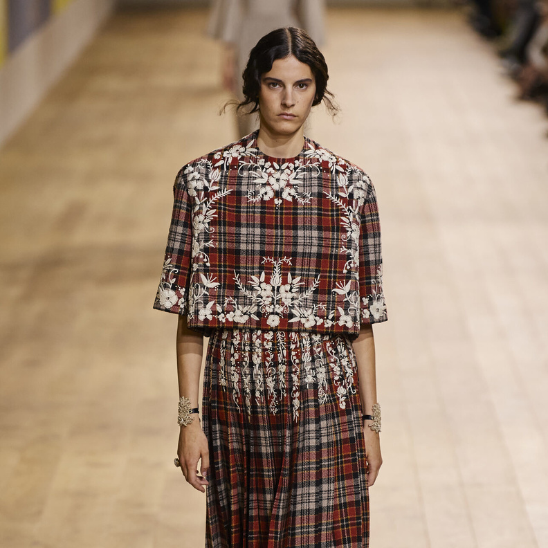 تنانير الكارو قطعة أساسية في خزانتك لخريف وشتاء 2022-2023