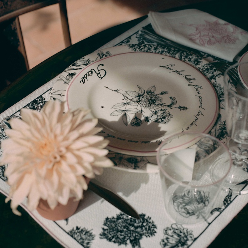 Dior Maison تقدم مجموعة La Colle Noire