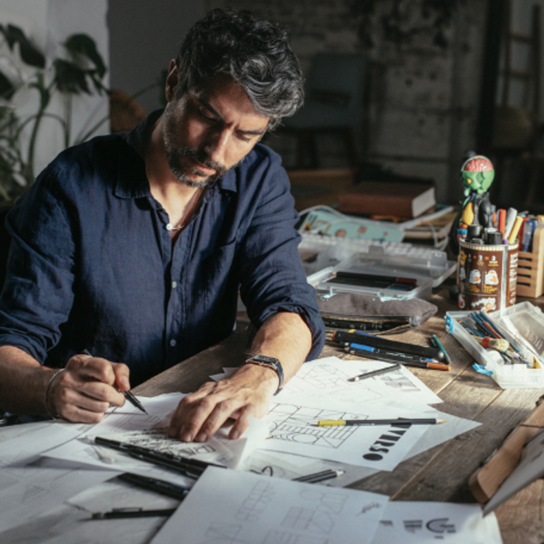 جيجر- لوكولتر تعلن عن تعاون فني مع فنان طباعة الحروف أليكس تروتشوت