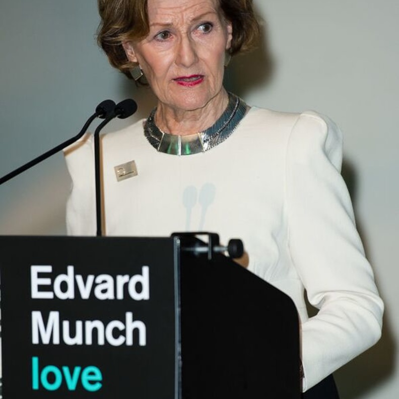 الملكة سونيا تفتتح ثلاثة معارض جديدة في أوسلو