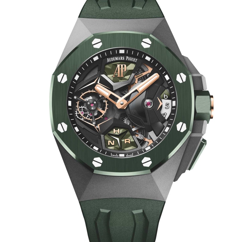 ساعة رويال أوك كونسِبت فلاينغ توربيون جي إم تي توظف درجات اللون الأخضر