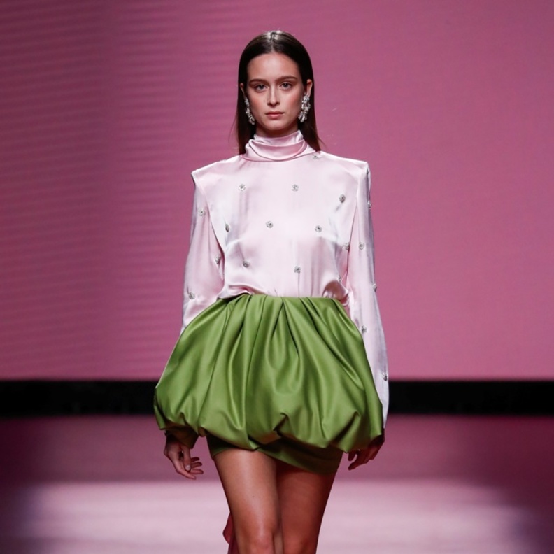 7 علامات أزياء اختارت الأخضر في عروض خريف وشتاء 2022