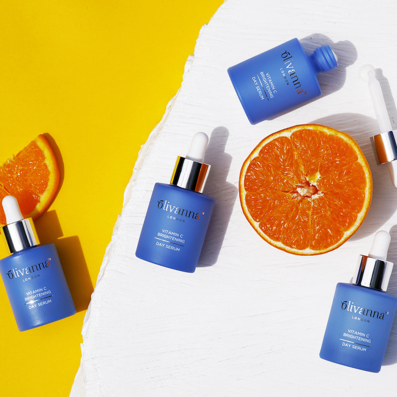 VITAMIN C BRIGHTENING DAY SERUM سيروم نهاري لتفتيح البشرة بالفيتامين من C Olivanna LONDON