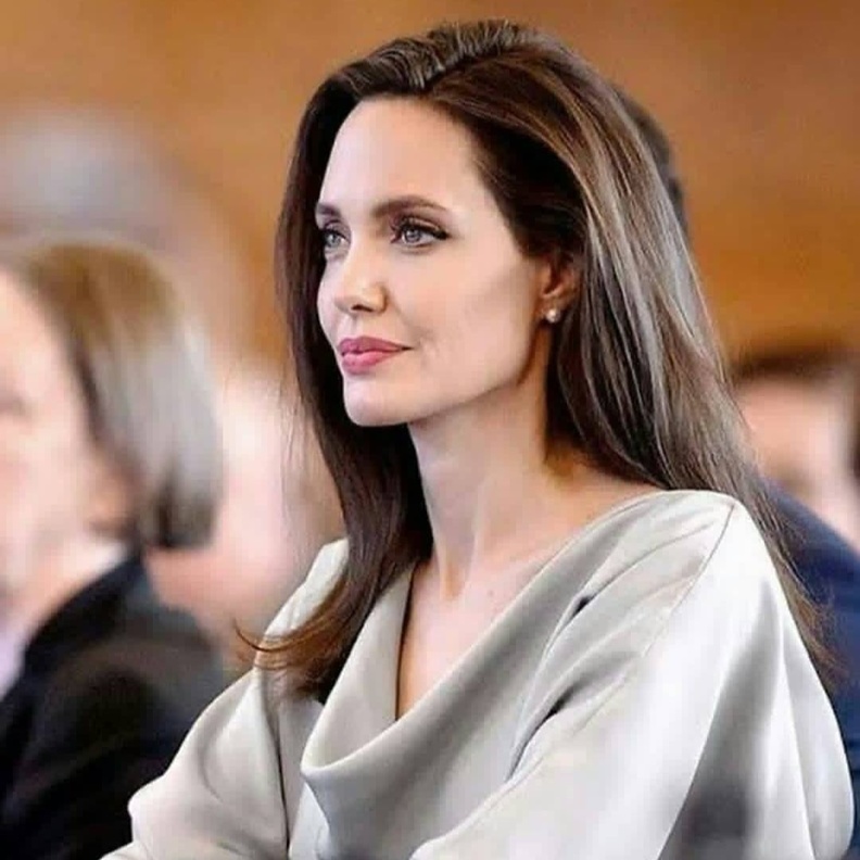 أنجلينا جولي