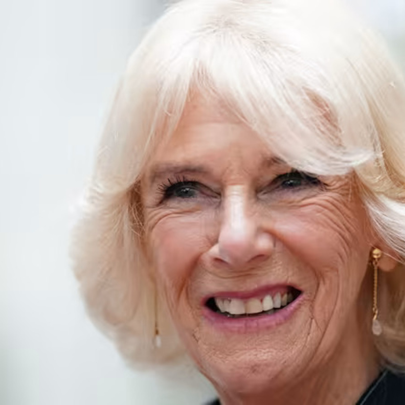 الملكة كاميلا تثني على العمل الرائع لمكافحة العنف المنزلي