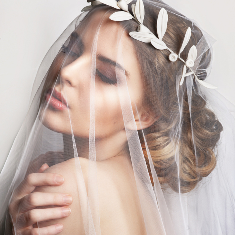 كيف تطوّرت طرحة العروس عبر الزمن وما دور الليدي ديانا في تغييرها؟