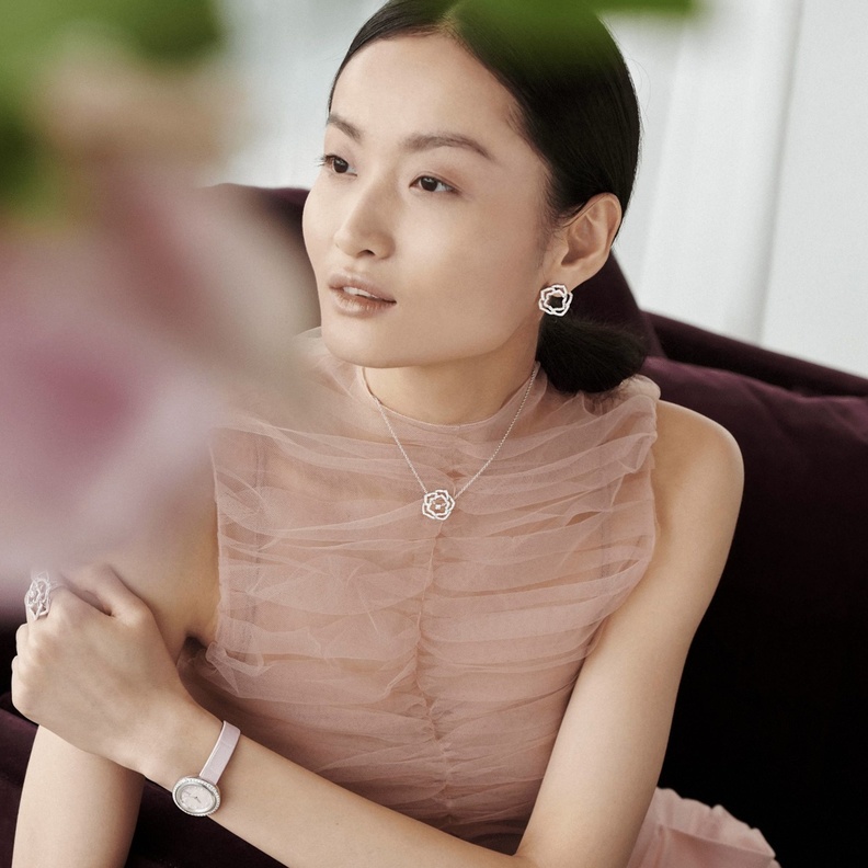 ساعة وردية فخمة مناسبة لكل امرأة من بياجيه