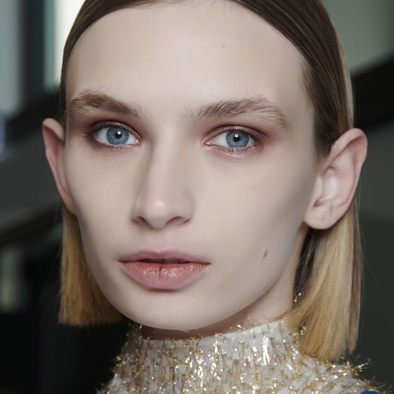 أسباب الهالات السوداء تحت العين وطرق إخفائها