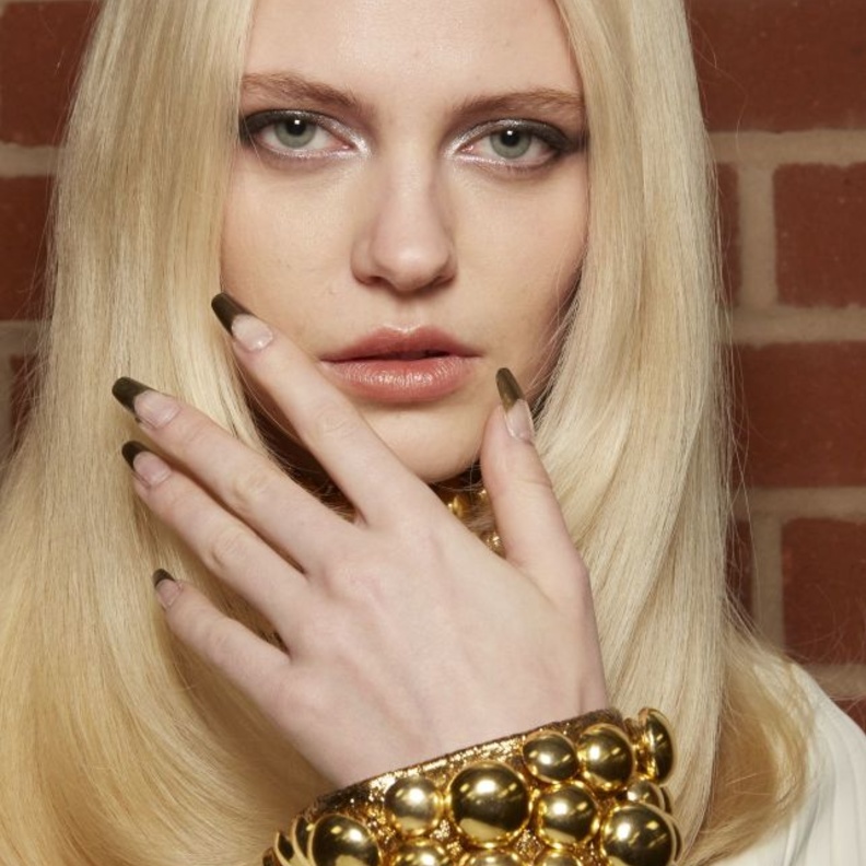 الاظافر الطويلة من عروض ازياء Halpern