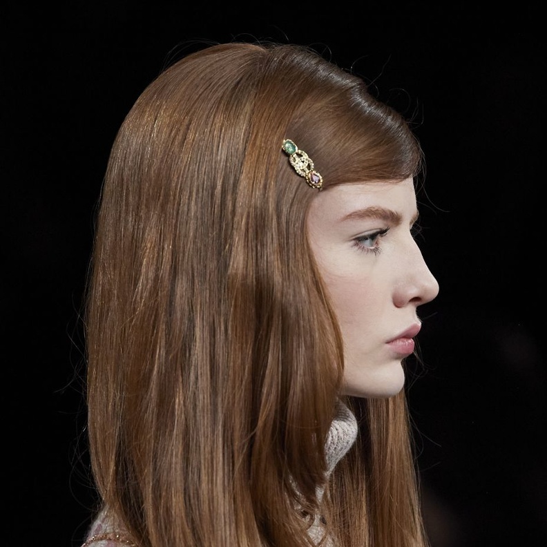 حيل طبيعية لإخفاء الشعر الأبيض بعمر مبكر