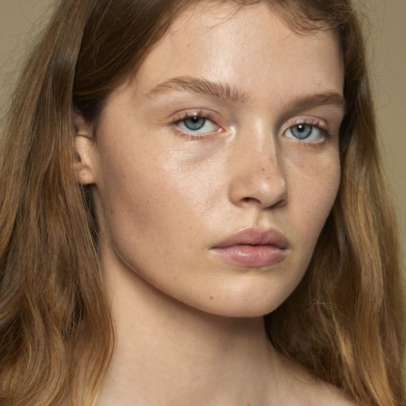 نصائح طبيعية لشد البشرة وتوحيد لونها