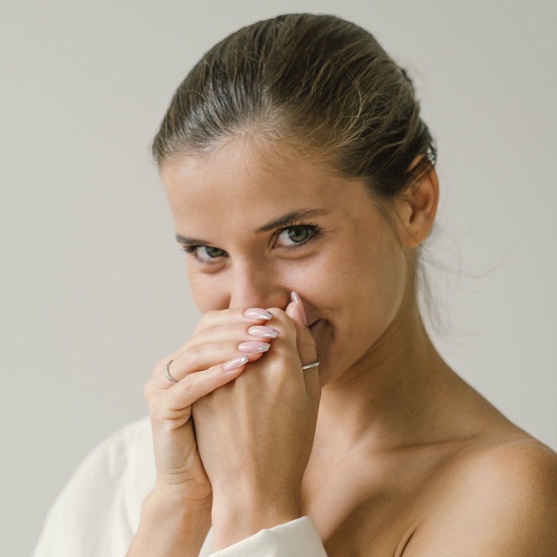 كيفية علاج تجاعيد اليدين بطرق تجميلية وأهم مميزاتها