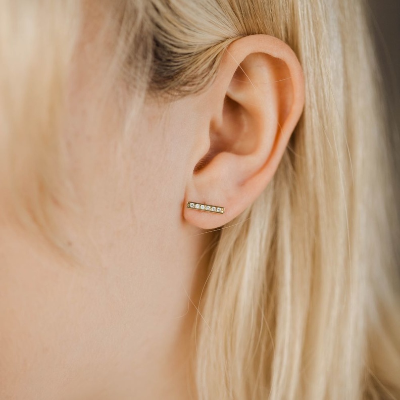 أقراط Bar stud من كيكلوس Kyklos