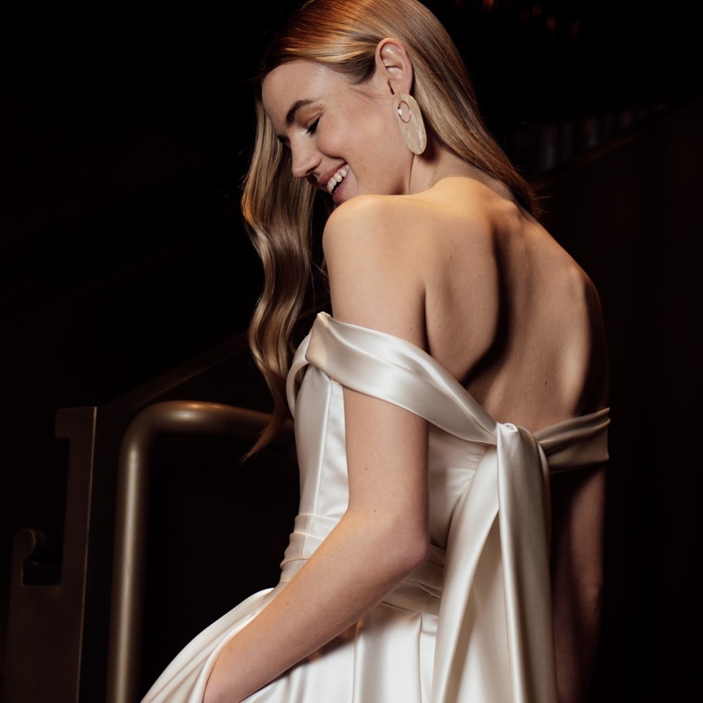 أقمشة فساتين الزفاف@halfpennylondon