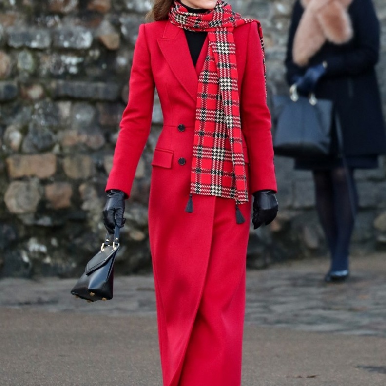 5 أفكار مميّزة لتتألقي بالمعطف من وحي إطلالات كيت ميدلتون 