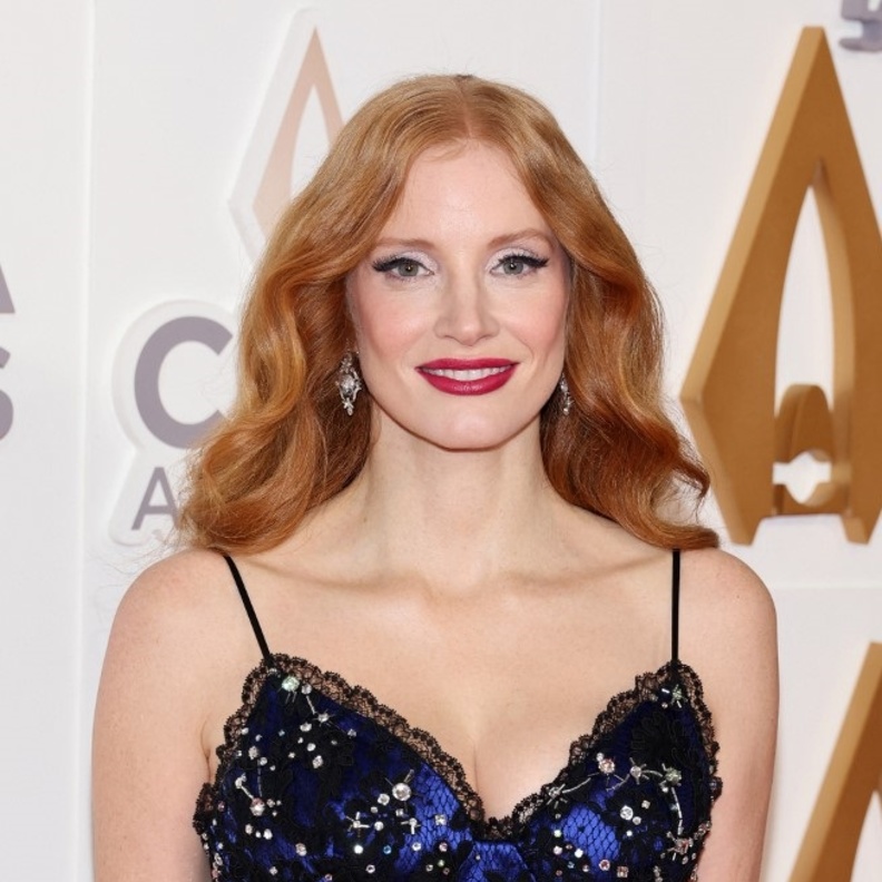 اطلالة Jessica Chastain بخطوط الايلاينر السوداء