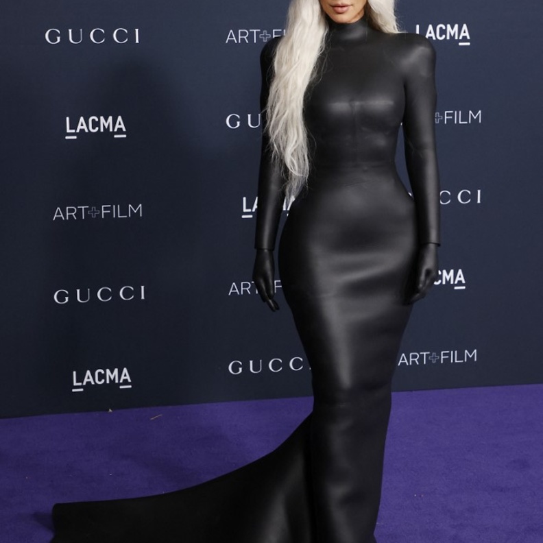 صور تبرز إطلالات النجمات العالميات بفساتين فاخرة في حفل Lacma Gala 2022 