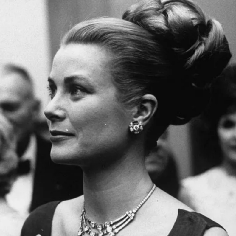 ما هي قصّة غريس كيلي Grace Kelly مع دار كارتييه Cartier