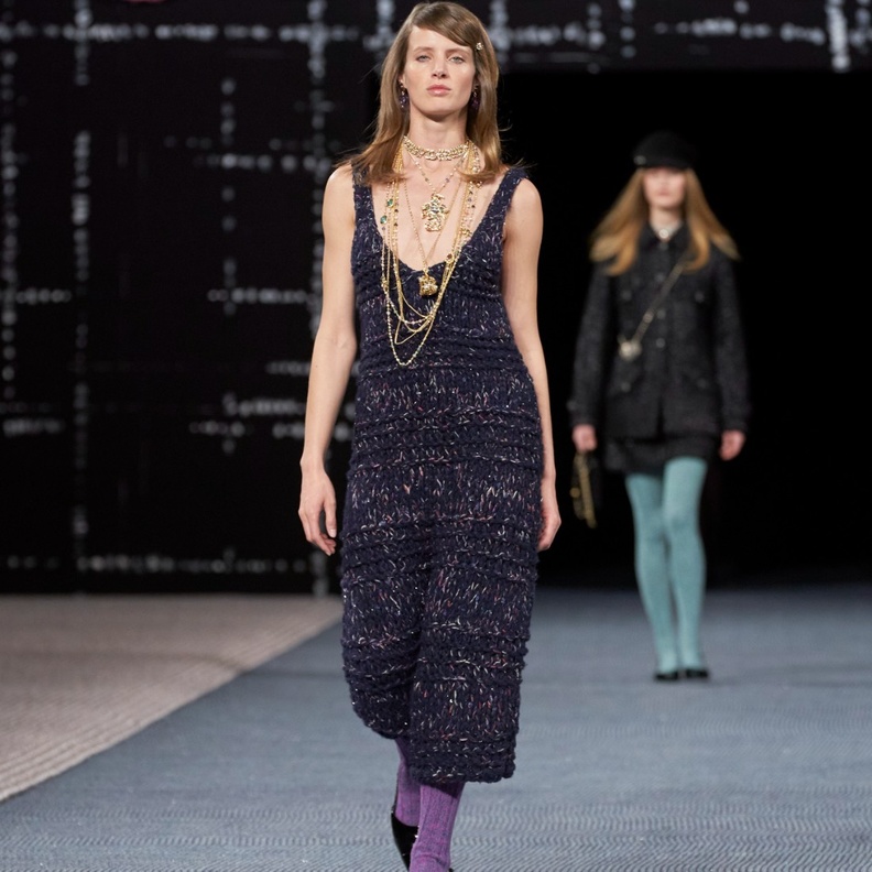 أفكار إطلالات لتتألقي بأسلوب مولودة برج العقرب