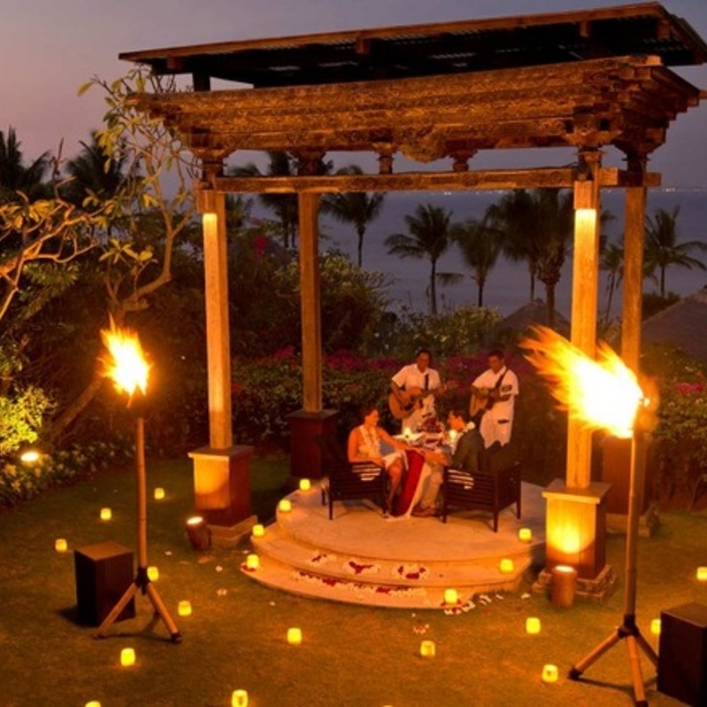 اللفتات الرومانسية قادرة على طرد الملل.jpg