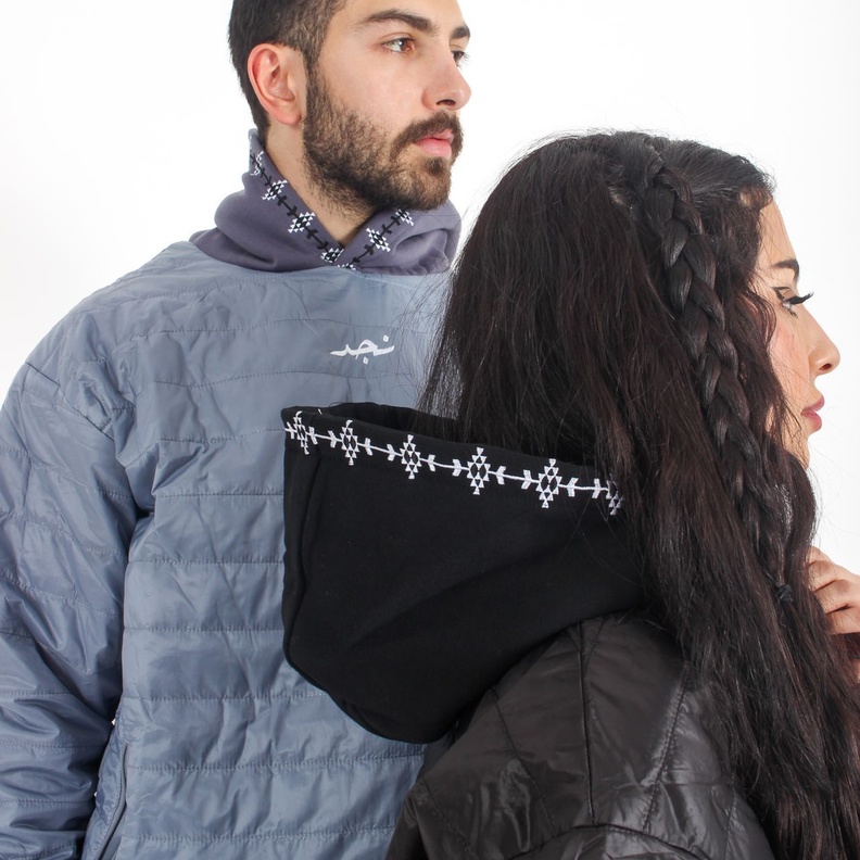 مصمم الأزياء منصور الصقري لـ "هي": "رسالتي هي إبراز الجمال في كل تفاصيلنا النجدية"