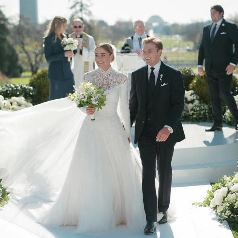 تزوجت نعومي بايدن Naomi Biden، حفيدة الرئيس الأمريكي جو بايدن Joe Biden، من بيتر نيل Peter Neal