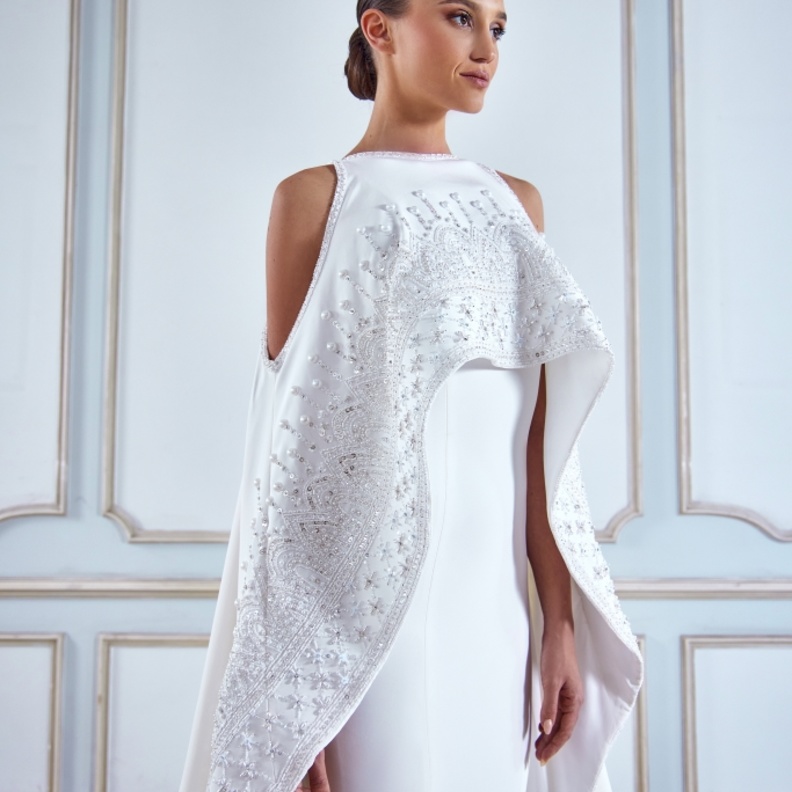 تطريزات فخمة في كاب عروس جورج حبيقة