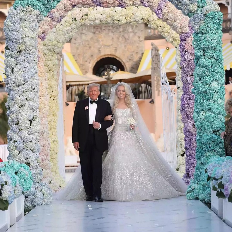 تيفاني ترامب تتألق بفستان  زفاف من تصميم إيلي صعب