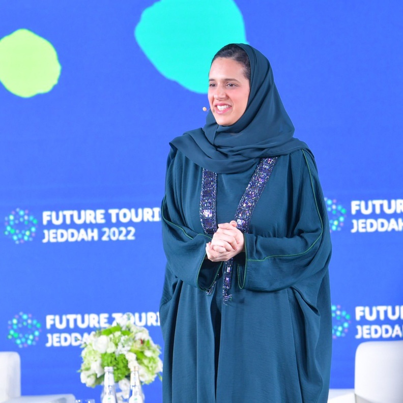 قيادات نسائية في المجالات الإنسانية والحكومية والأعمال لبحث مستقبل أفضل لقطاع السياحة