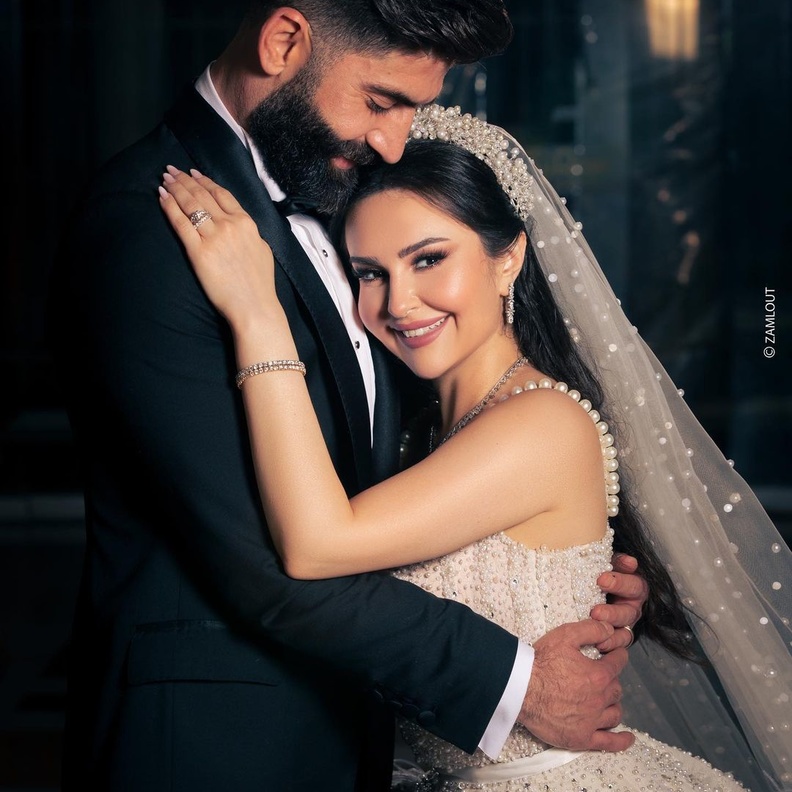 شهد برمدا خلال حفل زفافها.jpg