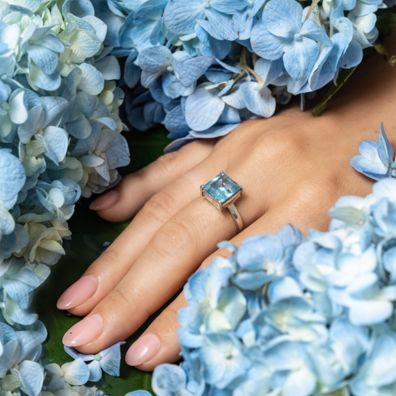 صورة لحجر التوباز