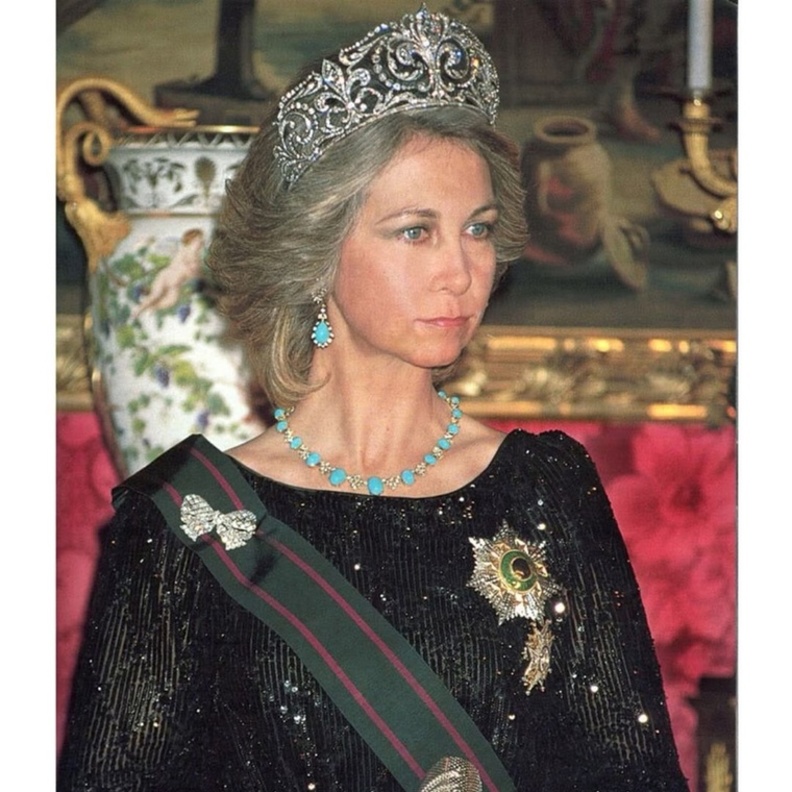 تاج Cartier Pearl and Diamond Tiara من أفخم مجوهرات العائلة المالكة الإسبانية