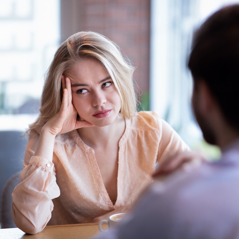 علامات تدل على نفور الزوجة من زوجها