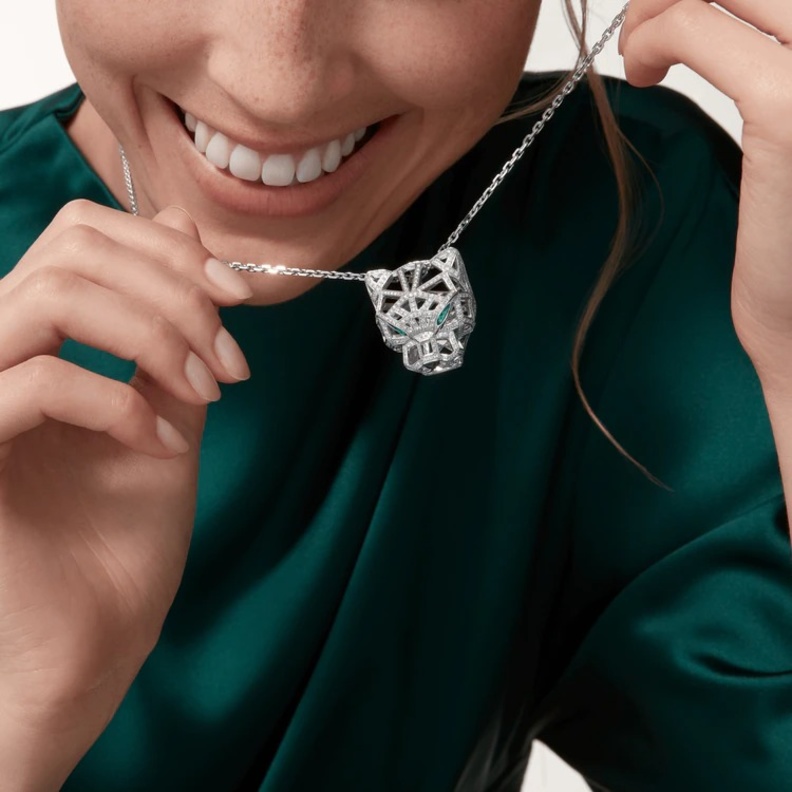 قلادة PANTHÈRE DE CARTIER من كارتييه