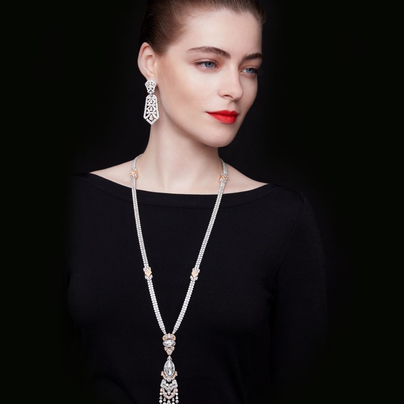 قلادة Roaring Twenties من فان كليف أند آربلز Van Cleef & Arpels (2)
