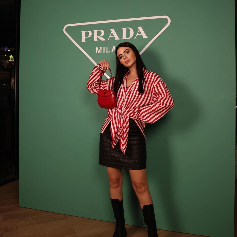 موديلات حقائب بألوان جريئة ومنعشة مستوحاة من اطلالات ديما الأسدي