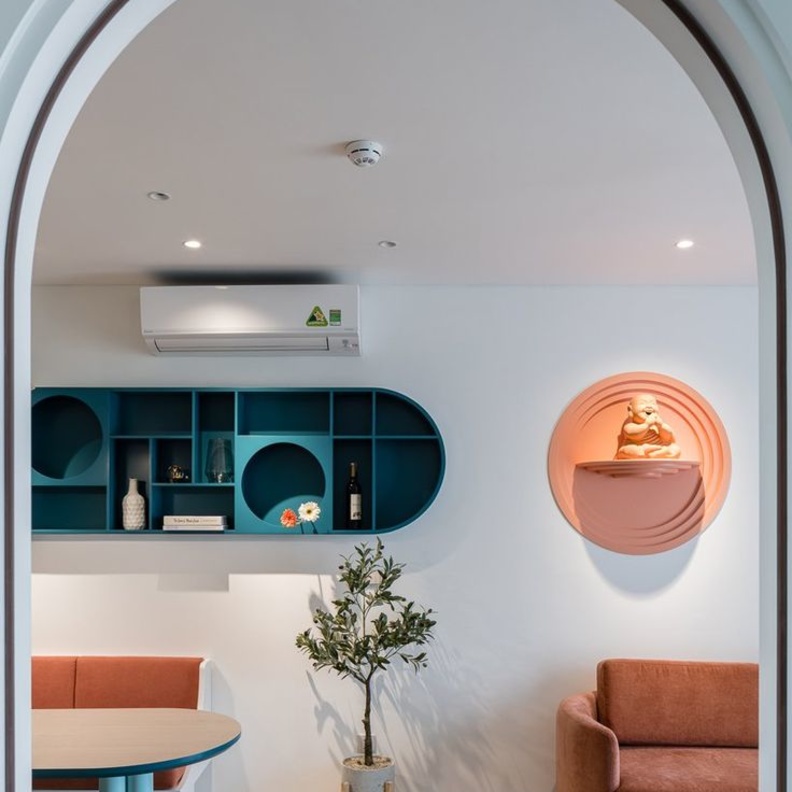 قوس كبير يمنح ديكور المنزل مظهرا رائعا