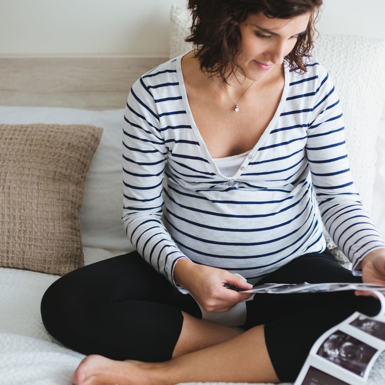 ما هو وزن الجنين في الشهر الثامن من الحمل