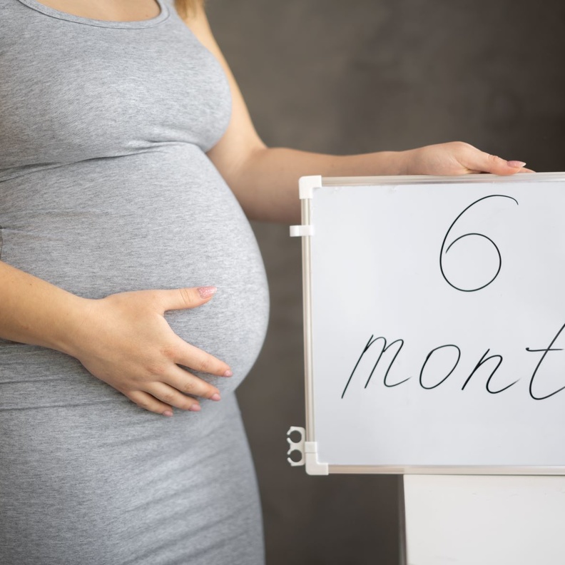 ما هي أسباب نزول ماء الجنين في الشهر السادس