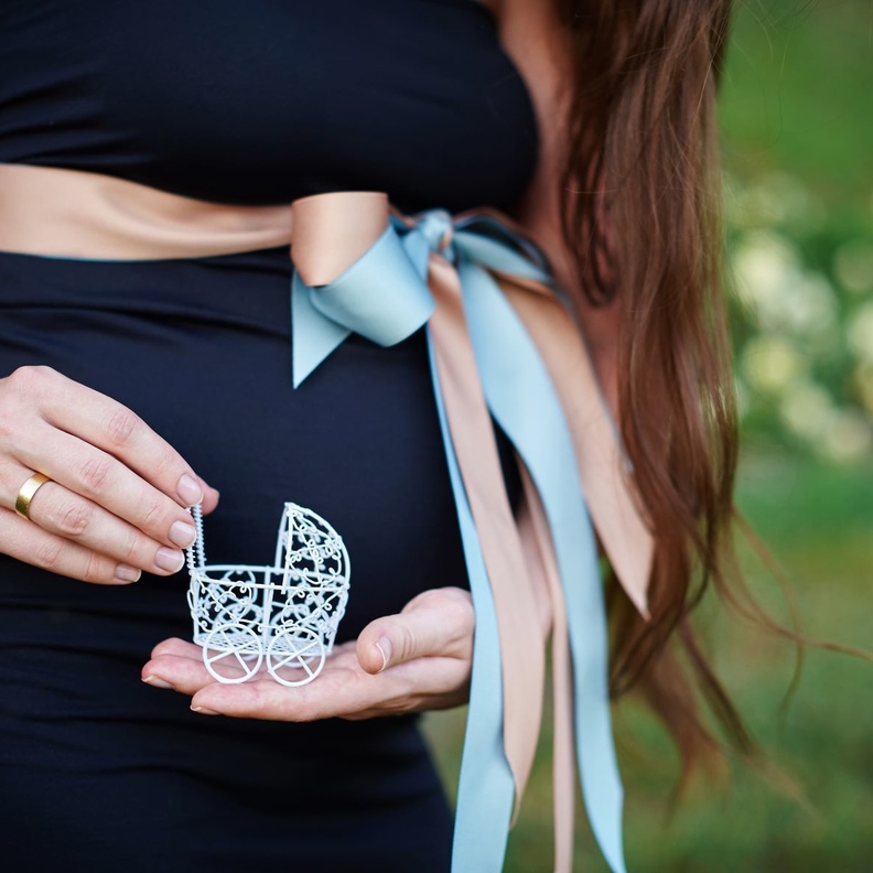 ما هي علامات الحمل في الأسبوع الأول من تلقيح البويضة