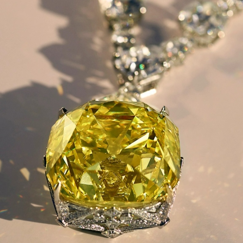 ماسة دار تيفاني Tiffany الصفراء