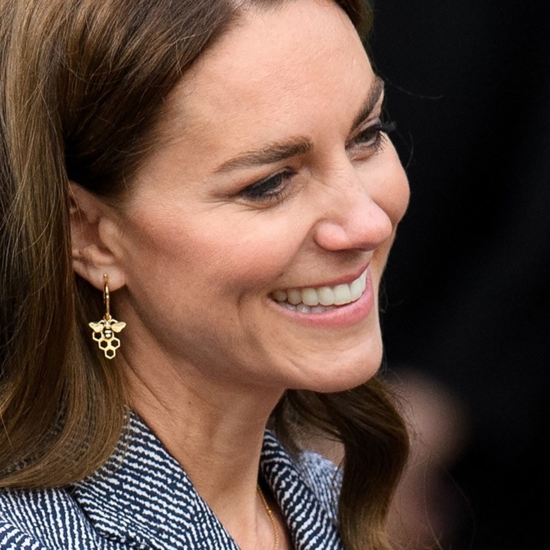  استوحي تسريحات شعر جديدة من تصفيفات كيت ميدلتون الأنيقة 