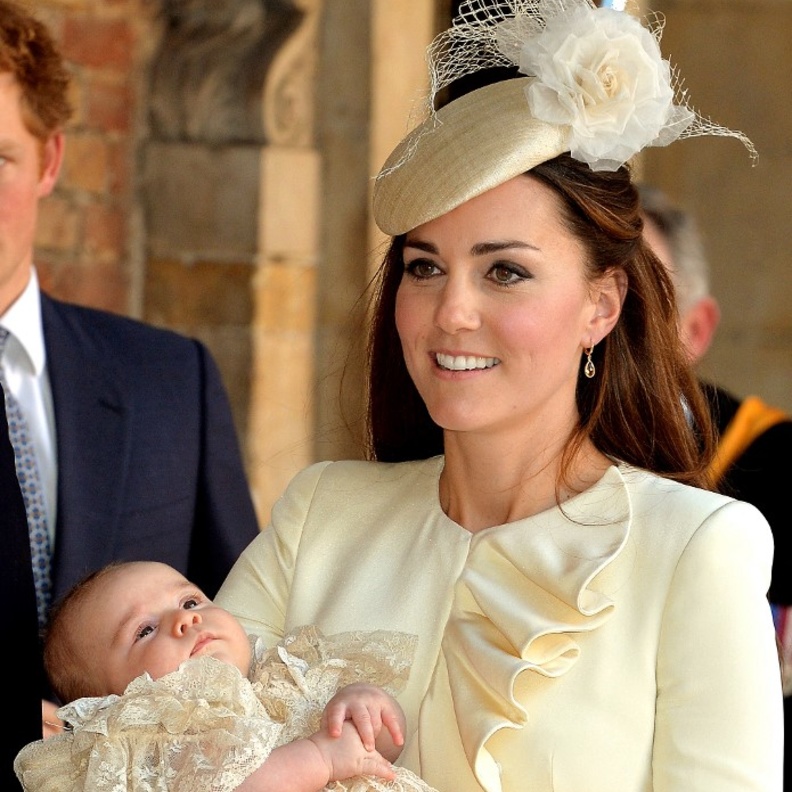 أقراط كيت ميدلتون من حجر السترين