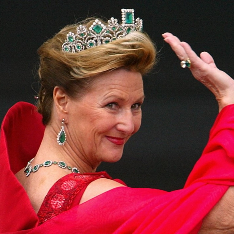 تاج Empress Joséphine's Emerald Tiara للملكة صونيا