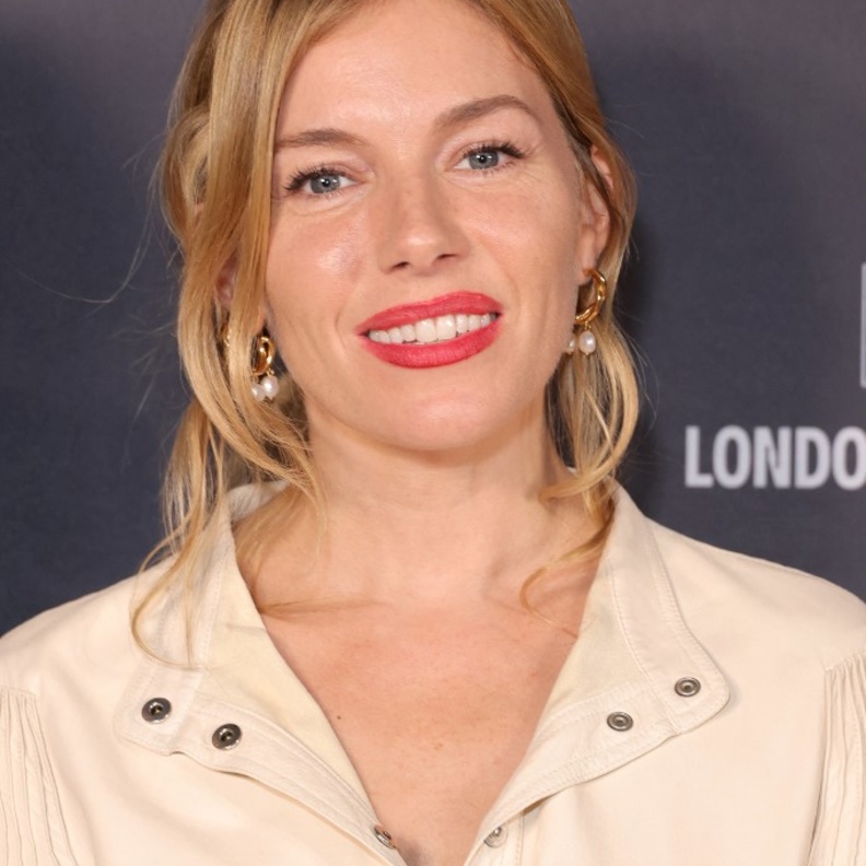 خبيرة تجميل سينا ميلر تكشف أسرارها في الحصول على وجه مشرق