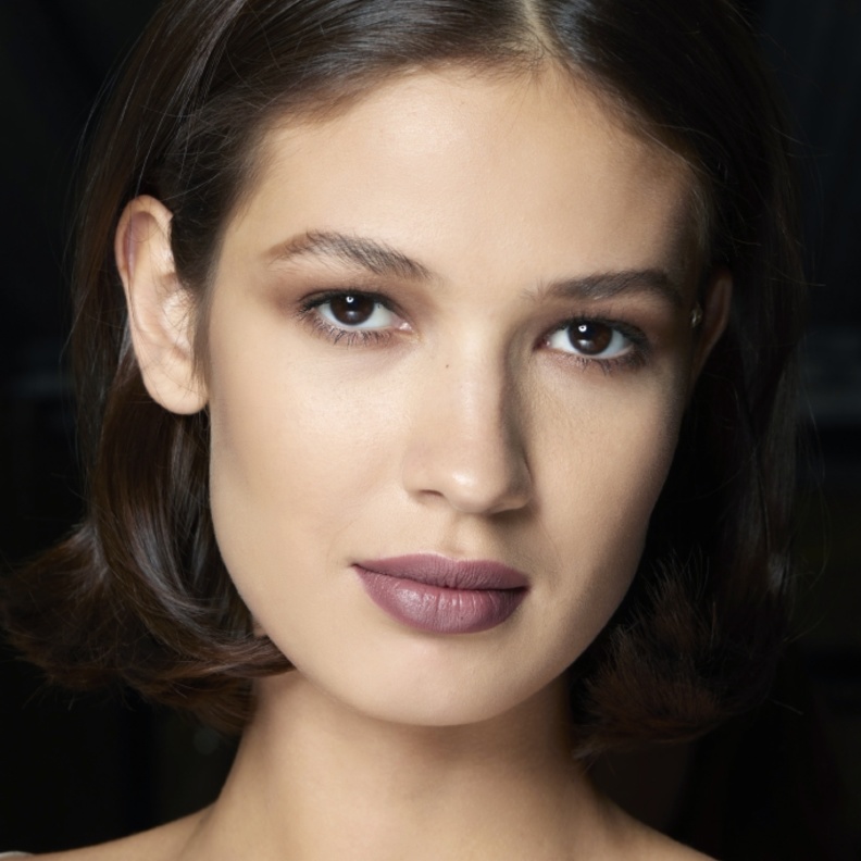 خطوات تطبيق مكياج شد الوجه الأشهر على تيك توك