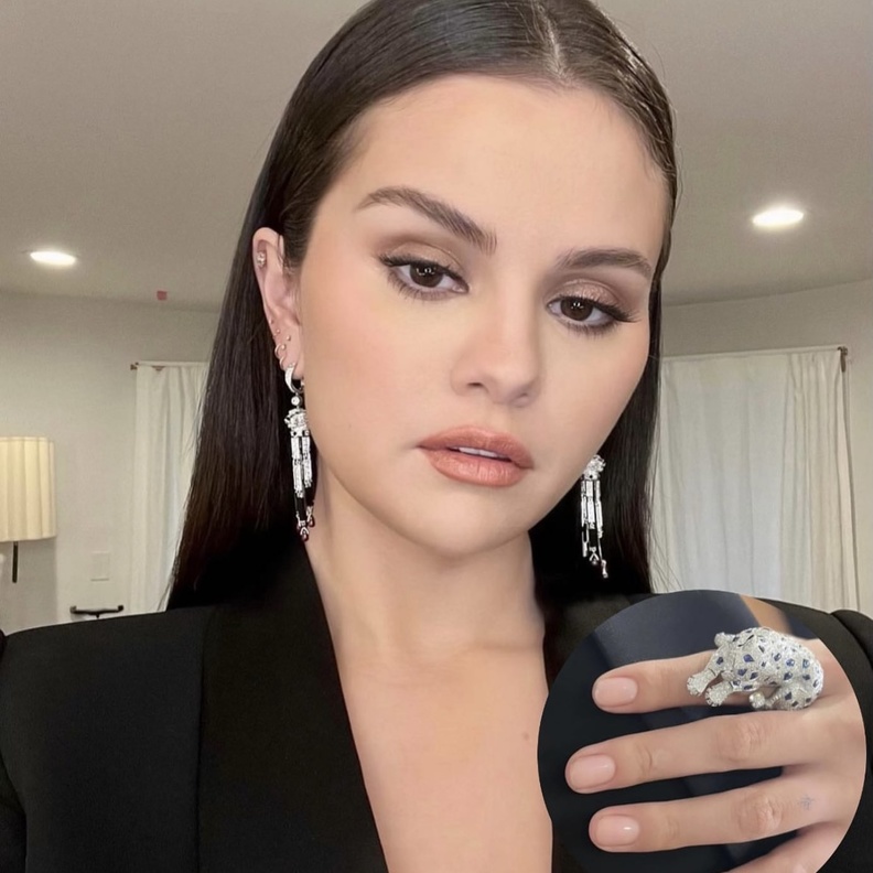 حوّلي مشكلة الأظافر القصيرة إلى موضة بمناكير عصري على طريقة النجمات