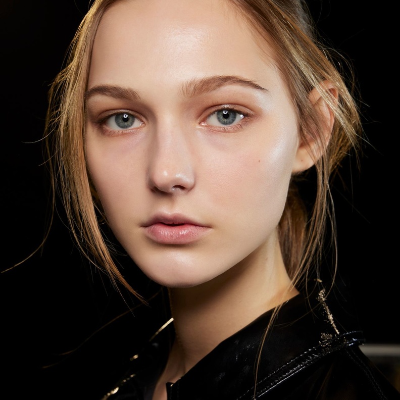 نصائح مجرّبة لإزالة البقع الداكنة عن البشرة قبل اليوم الوطني الإماراتي