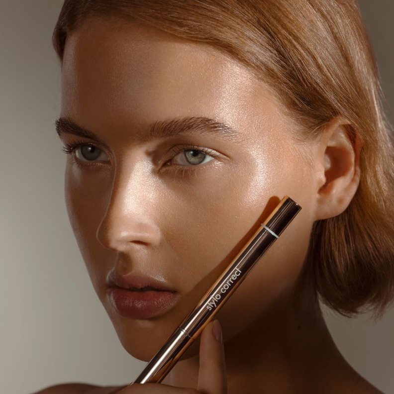 كونسيلر "ستيلو كوريكت" من Sisley لبشرة نقيّة من خالية الشوائب 